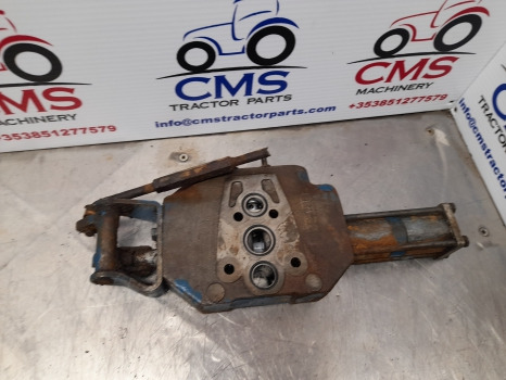 Ford Tw20, Tw10, 8700, 9700 Hydraulic Auxiliary Spool Valve D8nnb950ba - Hidraulika: foto 5 Ford Tw20, Tw10, 8700, 9700 Hydraulic Auxiliary Spool Valve D8nnb950ba - Hidraulika: foto 5