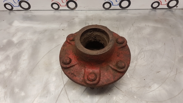 International 2wd Hub 67527c91 , 67527c92 - Rumba - Traktors: foto 5 International 2wd Hub 67527c91 , 67527c92 - Rumba - Traktors: foto 5