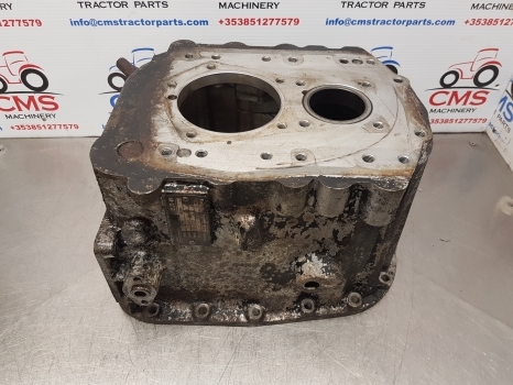 Jcb 1135, 2125, 2135, 3220 Transmission Housing 8875472, 454/85001, 454/85200 - Pārnesumkārba un rezerves daļas - Traktors: foto 5 Jcb 1135, 2125, 2135, 3220 Transmission Housing 8875472, 454/85001, 454/85200 - Pārnesumkārba un rezerves daļas - Traktors: foto 5