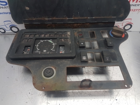 Jcb 2cx Cab Dashboard Interior Panel 142/00541 - Mērinstrumentu panelis - Ekskavators-iekrāvējs: foto 2 Jcb 2cx Cab Dashboard Interior Panel 142/00541 - Mērinstrumentu panelis - Ekskavators-iekrāvējs: foto 2