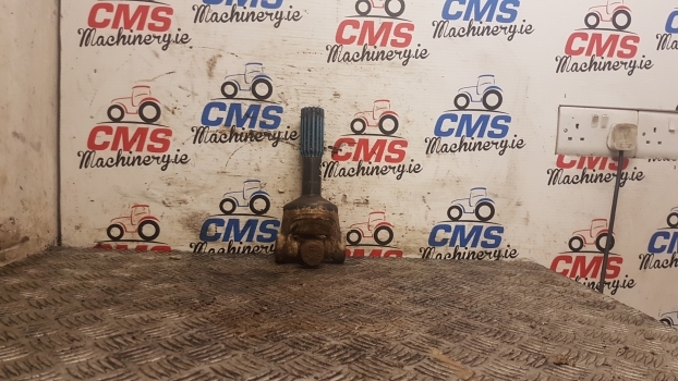 John Deere 3215, 3220 Front Fwd Drive Propeller Shaft - Kardānvārpsta - Traktors: foto 1 John Deere 3215, 3220 Front Fwd Drive Propeller Shaft - Kardānvārpsta - Traktors: foto 1