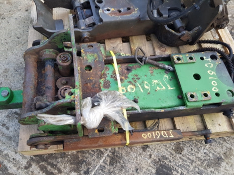 John Deere 6100, 6200, 6300, 6400 Pick Up Hitch Complete Al80042, Al80043 - Rāmis/ Šasija: foto 4 John Deere 6100, 6200, 6300, 6400 Pick Up Hitch Complete Al80042, Al80043 - Rāmis/ Šasija: foto 4