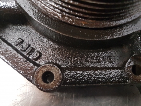 John Deere 6115m, 6115r, 6120, 6120r Water Pump Re523169, Re546918 - Dzesēšanas šķidruma sūknis - Traktors: foto 4 John Deere 6115m, 6115r, 6120, 6120r Water Pump Re523169, Re546918 - Dzesēšanas šķidruma sūknis - Traktors: foto 4