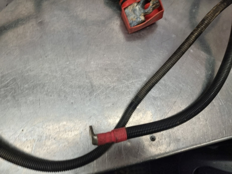 John Deere 6145r, 6r Series, Battery Cables Assy Al218316, Al220485 - Elektrosistēma - Lauksaimniecības tehnika: foto 3 John Deere 6145r, 6r Series, Battery Cables Assy Al218316, Al220485 - Elektrosistēma - Lauksaimniecības tehnika: foto 3