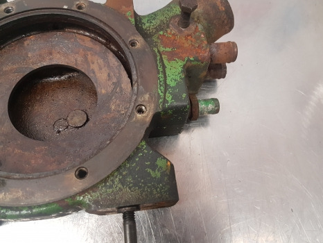 John Deere 6200, 6400, 6300, 7700, 7800 Water Pump Housing R102849 - Dzesēšanas šķidruma sūknis - Lauksaimniecības tehnika: foto 4 John Deere 6200, 6400, 6300, 7700, 7800 Water Pump Housing R102849 - Dzesēšanas šķidruma sūknis - Lauksaimniecības tehnika: foto 4