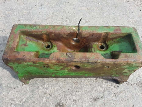 John Deere 6610, 6210, 6110, 6010, 6020, Main Weight Carrier Block 70kg L110165 - Pretsvars: foto 1 John Deere 6610, 6210, 6110, 6010, 6020, Main Weight Carrier Block 70kg L110165 - Pretsvars: foto 1