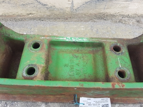 John Deere 6610, 6210, 6110, 6010, 6020, Main Weight Carrier Block 70kg L110165 - Pretsvars: foto 3 John Deere 6610, 6210, 6110, 6010, 6020, Main Weight Carrier Block 70kg L110165 - Pretsvars: foto 3