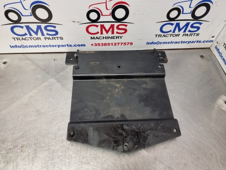 John Deere 6r, 6m Series, 6145r, 6130r Bonnet, Hood Hinge Bracket Al207042 - Virsbūve un ārpuse: foto 4 John Deere 6r, 6m Series, 6145r, 6130r Bonnet, Hood Hinge Bracket Al207042 - Virsbūve un ārpuse: foto 4