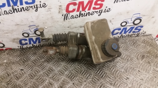 Landini Mythos Series 115 Brake Master Cylinders Kit 3666220m91 - Bremžu cilindrs - Traktors: foto 4 Landini Mythos Series 115 Brake Master Cylinders Kit 3666220m91 - Bremžu cilindrs - Traktors: foto 4