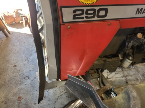 Massey Ferguson 265, 275, 290 Bonnet, Hood Assy 1672960m93, 1672961m93 - Virsbūve un ārpuse: foto 2 Massey Ferguson 265, 275, 290 Bonnet, Hood Assy 1672960m93, 1672961m93 - Virsbūve un ārpuse: foto 2