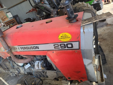 Massey Ferguson 265, 275, 290 Bonnet, Hood Assy 1672960m93, 1672961m93 - Virsbūve un ārpuse: foto 4 Massey Ferguson 265, 275, 290 Bonnet, Hood Assy 1672960m93, 1672961m93 - Virsbūve un ārpuse: foto 4
