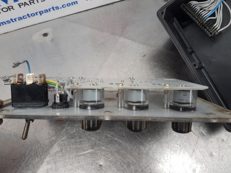 Elektroniskais vadības bloks (ECU) Massey Ferguson 3000, 3100, 6300, 3050, 3070 Electronic Lift Console  3617403m93: foto 8