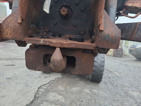 Massey Ferguson 4255 Pick Up Hitch For Parts - Rāmis/ Šasija - Lauksaimniecības tehnika: foto 1 Massey Ferguson 4255 Pick Up Hitch For Parts - Rāmis/ Šasija - Lauksaimniecības tehnika: foto 1