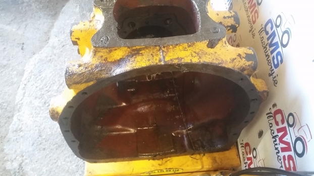 Massey Ferguson 50b Transmission Gearbox Housing 52380m2 - Pārnesumkārba un rezerves daļas - Ekskavators-iekrāvējs: foto 3 Massey Ferguson 50b Transmission Gearbox Housing 52380m2 - Pārnesumkārba un rezerves daļas - Ekskavators-iekrāvējs: foto 3