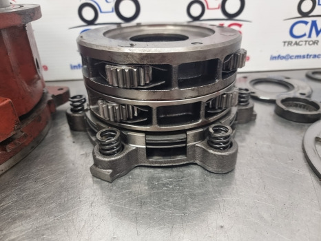 Sajūgs un rezerves daļas - Lauksaimniecības tehnika Massey Ferguson 6150, 6100 Series, Dana Transmission Wet Clutch Assy 3712440m11: foto 6