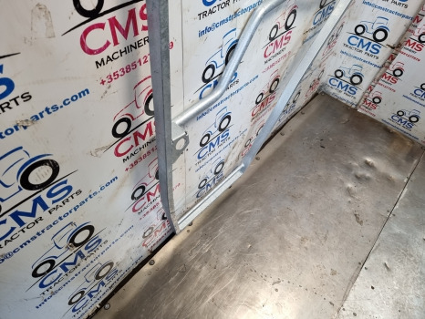Massey Ferguson 6180, 6100, 8100, 8200 Cab Door Frame Lh Galvanized 3902119m91 - Durvis un rezerves daļas: foto 4 Massey Ferguson 6180, 6100, 8100, 8200 Cab Door Frame Lh Galvanized 3902119m91 - Durvis un rezerves daļas: foto 4