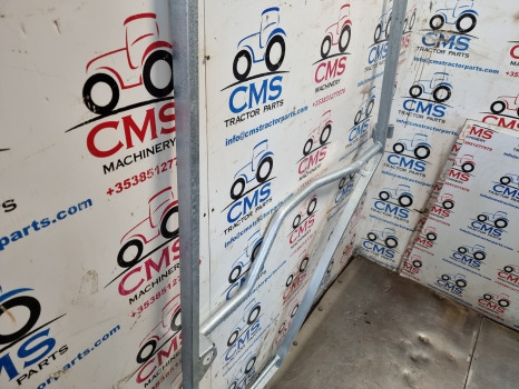 Massey Ferguson 6180, 6100, 8100, 8200 Cab Door Frame Lh Galvanized 3902119m91 - Durvis un rezerves daļas: foto 5 Massey Ferguson 6180, 6100, 8100, 8200 Cab Door Frame Lh Galvanized 3902119m91 - Durvis un rezerves daļas: foto 5