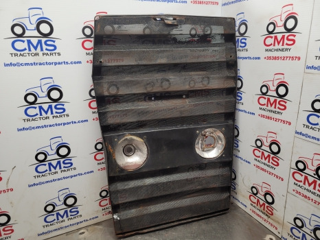 Massey Ferguson 690, 698, 699, 265, 275 Front Grille 682342m91, 1682950m91 - Radiatora reste: foto 1 Massey Ferguson 690, 698, 699, 265, 275 Front Grille 682342m91, 1682950m91 - Radiatora reste: foto 1