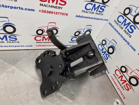 Massey Ferguson 7719, Claas, Mf, Front Mudguard Bracket Kit Rh 4273671m1 - Spārns: foto 4 Massey Ferguson 7719, Claas, Mf, Front Mudguard Bracket Kit Rh 4273671m1 - Spārns: foto 4