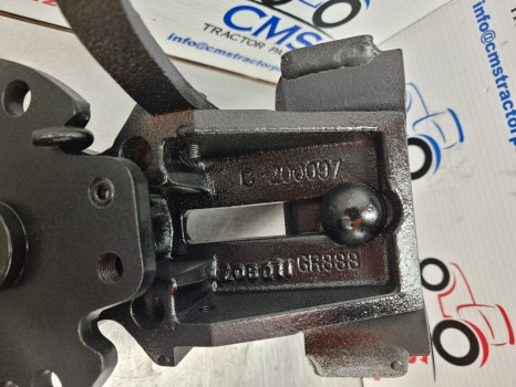 Massey Ferguson 7719, Claas, Mf, Front Mudguard Bracket Kit Rh 4273671m1 - Spārns: foto 5 Massey Ferguson 7719, Claas, Mf, Front Mudguard Bracket Kit Rh 4273671m1 - Spārns: foto 5