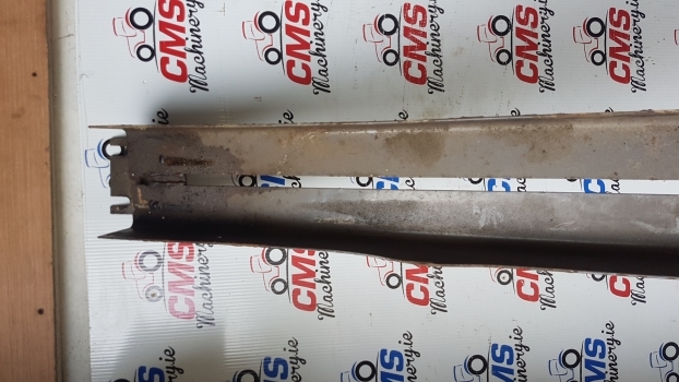 Massey Ferguson 8140,8150 Or 8160 4 Wheel Drive Shaft Cover 3712089m91 - Pusass - Traktors: foto 3 Massey Ferguson 8140,8150 Or 8160 4 Wheel Drive Shaft Cover 3712089m91 - Pusass - Traktors: foto 3