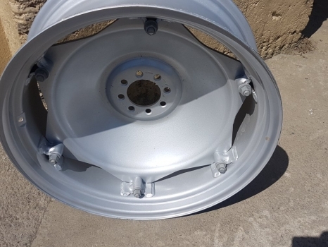 Massey Ferguson, Fordson, Ford, David Brown Rear Wheel Assembly W10x28 - Riteņa disks - Traktors: foto 5 Massey Ferguson, Fordson, Ford, David Brown Rear Wheel Assembly W10x28 - Riteņa disks - Traktors: foto 5