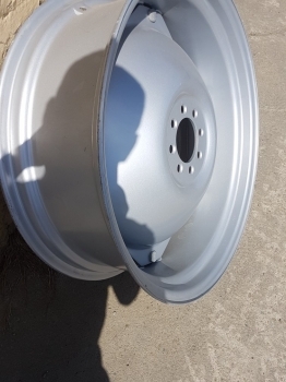 Massey Ferguson, Fordson, Ford, David Brown Rear Wheel Assembly W10x28 - Riteņa disks - Traktors: foto 4 Massey Ferguson, Fordson, Ford, David Brown Rear Wheel Assembly W10x28 - Riteņa disks - Traktors: foto 4