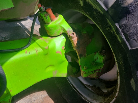 Merlo P28.7 Kt Rear Axle Hub Complete Rhs - Aizmugurējā ass: foto 1 Merlo P28.7 Kt Rear Axle Hub Complete Rhs - Aizmugurējā ass: foto 1