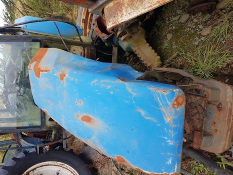New Holland 60, Tm Series 8160 Engine Hood Bonnet 82005636, 82005635, 82021792 - Motora pārsegs - Traktors: foto 2 New Holland 60, Tm Series 8160 Engine Hood Bonnet 82005636, 82005635, 82021792 - Motora pārsegs - Traktors: foto 2