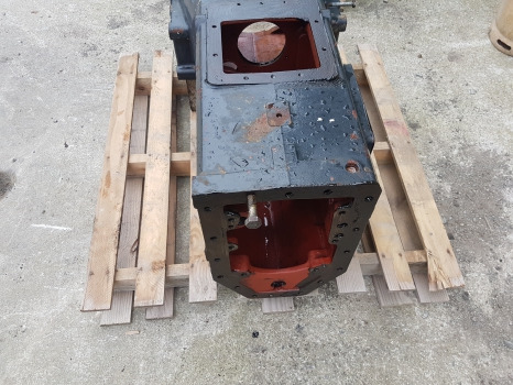 New Holland Case Mxm, Tm, Tm130 Transmission Housing 5188850, 47125544, 51888509 - Pārnesumkārba: foto 4 New Holland Case Mxm, Tm, Tm130 Transmission Housing 5188850, 47125544, 51888509 - Pārnesumkārba: foto 4