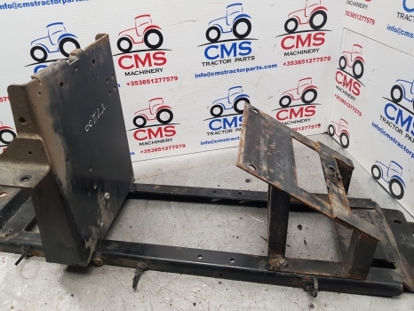 New Holland Case Puma 145, T7.200 Hood Support Assy 84337706, 84485123, 84268312 - Motora pārsegs - Traktors: foto 4 New Holland Case Puma 145, T7.200 Hood Support Assy 84337706, 84485123, 84268312 - Motora pārsegs - Traktors: foto 4