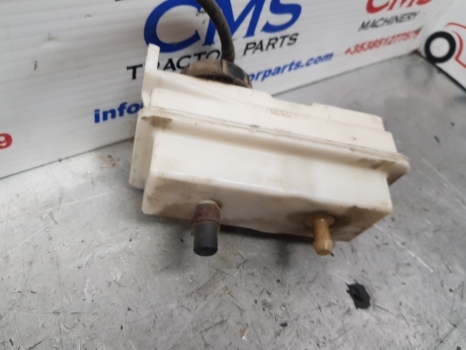 New Holland Case T6, T7, Maxxum, Puma T7.200 Brake Fluid Reservoir 84154075 - Bremžu cilindrs - Lauksaimniecības tehnika: foto 2 New Holland Case T6, T7, Maxxum, Puma T7.200 Brake Fluid Reservoir 84154075 - Bremžu cilindrs - Lauksaimniecības tehnika: foto 2