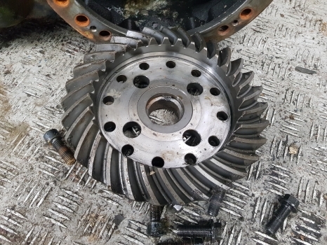 New Holland Lm435a Front Axle Housing Bevel Gear 85825672; 85826431; 85826706; - Priekšējā ass - Teleskopiskais iekrāvējs: foto 2 New Holland Lm435a Front Axle Housing Bevel Gear 85825672; 85826431; 85826706; - Priekšējā ass - Teleskopiskais iekrāvējs: foto 2