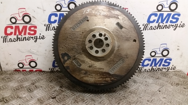 New Holland T5. 100, 110, 120 Engine Flywheel And Ring Gear 47808010, 84235695 - Spararats - Traktors: foto 1 New Holland T5. 100, 110, 120 Engine Flywheel And Ring Gear 47808010, 84235695 - Spararats - Traktors: foto 1