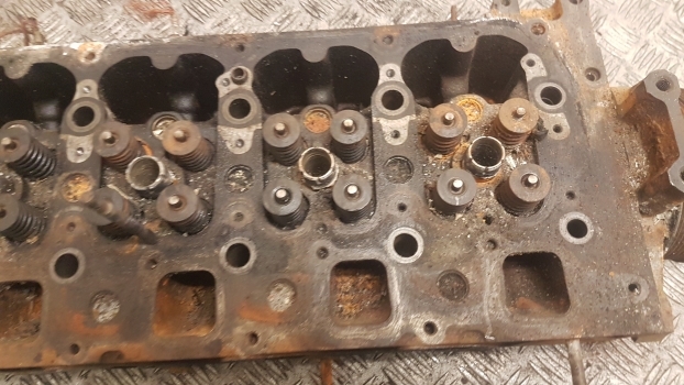 New Holland T5.100, T5.110, T5.120 Engine Cylinder Head 5801823163, 5801663550 - Motora galva - Traktors: foto 5 New Holland T5.100, T5.110, T5.120 Engine Cylinder Head 5801823163, 5801663550 - Motora galva - Traktors: foto 5