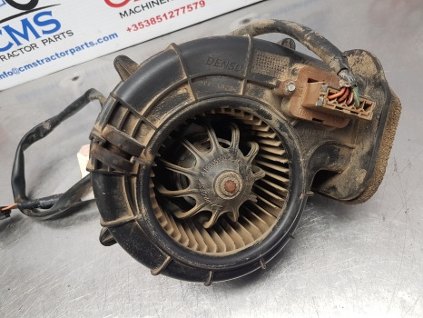 New Holland T5.95, T4.75, T4.85, T4.95 Blower Motor Fan 84221391, 84582225 - Ventilators: foto 1 New Holland T5.95, T4.75, T4.85, T4.95 Blower Motor Fan 84221391, 84582225 - Ventilators: foto 1