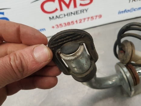 New Holland T5.95, T4, T5, Farmall Rotary Beacon Support 47788367 - Gaismas/ Apgaismojums - Traktors: foto 3 New Holland T5.95, T4, T5, Farmall Rotary Beacon Support 47788367 - Gaismas/ Apgaismojums - Traktors: foto 3
