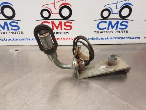 New Holland T5.95, T4, T5, Farmall Rotary Beacon Support 47788367 - Gaismas/ Apgaismojums - Traktors: foto 2 New Holland T5.95, T4, T5, Farmall Rotary Beacon Support 47788367 - Gaismas/ Apgaismojums - Traktors: foto 2