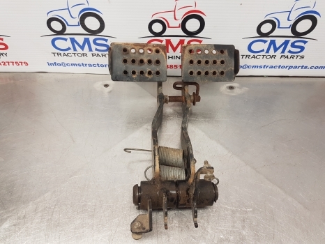 New Holland T5.95, T5, Case Farmall, Maxxum Brake Pedal Assy 84467902, 84467901 - Pedālis - Lauksaimniecības tehnika: foto 2 New Holland T5.95, T5, Case Farmall, Maxxum Brake Pedal Assy 84467902, 84467901 - Pedālis - Lauksaimniecības tehnika: foto 2
