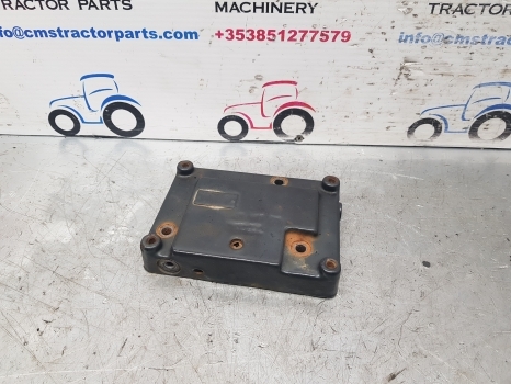 New Holland T5, T6 5.95, T5.105, T5.115 Spool Valve Top End Plate 5192188 - Hidrauliskais vārsts - Traktors: foto 2 New Holland T5, T6 5.95, T5.105, T5.115 Spool Valve Top End Plate 5192188 - Hidrauliskais vārsts - Traktors: foto 2