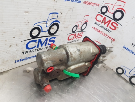 New Holland T7040, T7.260 Brake Master Cylinder 87315873, 87754484, 47777898 - Bremžu cilindrs - Lauksaimniecības tehnika: foto 5 New Holland T7040, T7.260 Brake Master Cylinder 87315873, 87754484, 47777898 - Bremžu cilindrs - Lauksaimniecības tehnika: foto 5