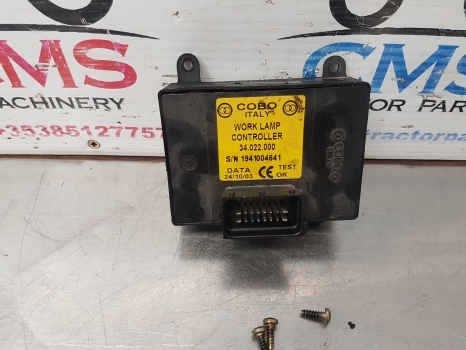 New Holland Ts115a Case Mxu100, 110 Worklamp Ecu 82022885, 47571856 - Elektroniskais vadības bloks (ECU) - Traktors: foto 3 New Holland Ts115a Case Mxu100, 110 Worklamp Ecu 82022885, 47571856 - Elektroniskais vadības bloks (ECU) - Traktors: foto 3