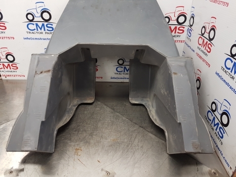 New Holland Ts115a Front Console Panel 47393676, 87652851, 87680767 - Kabīne un interjers - Traktors: foto 4 New Holland Ts115a Front Console Panel 47393676, 87652851, 87680767 - Kabīne un interjers - Traktors: foto 4