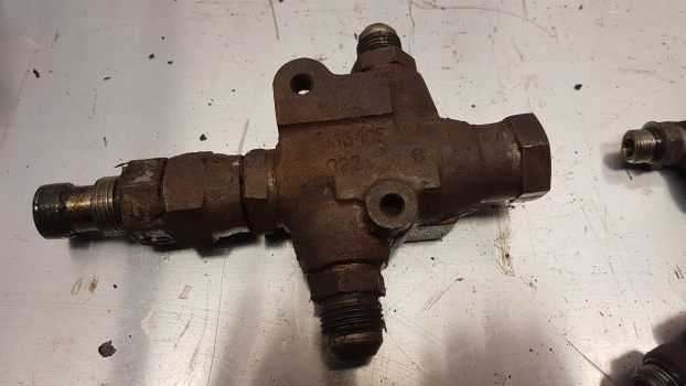 Massey Ferguson 2600 And 2700 Series Pressure Valve 3042378m2 - Rezerves daļa - Traktors: foto 4 Massey Ferguson 2600 And 2700 Series Pressure Valve 3042378m2 - Rezerves daļa - Traktors: foto 4