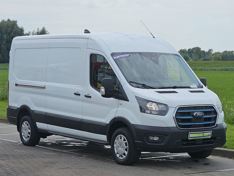 Ford E-Transit 68 Kwh elektrisch - Kravas mikroautobuss, Elektriskais furgons: foto 4 Ford E-Transit 68 Kwh elektrisch - Kravas mikroautobuss, Elektriskais furgons: foto 4