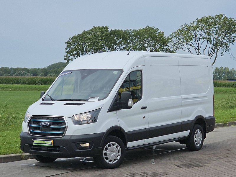 Ford E-Transit 68 Kwh elektrisch - Kravas mikroautobuss, Elektriskais furgons: foto 2 Ford E-Transit 68 Kwh elektrisch - Kravas mikroautobuss, Elektriskais furgons: foto 2