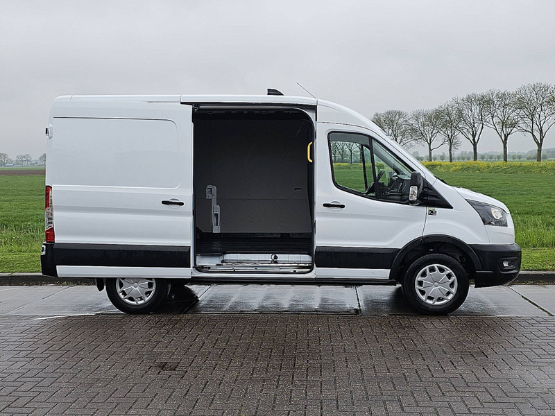 Kravas mikroautobuss, Elektriskais furgons Ford E-Transit  L2H2 68KWH Navi !: foto 12