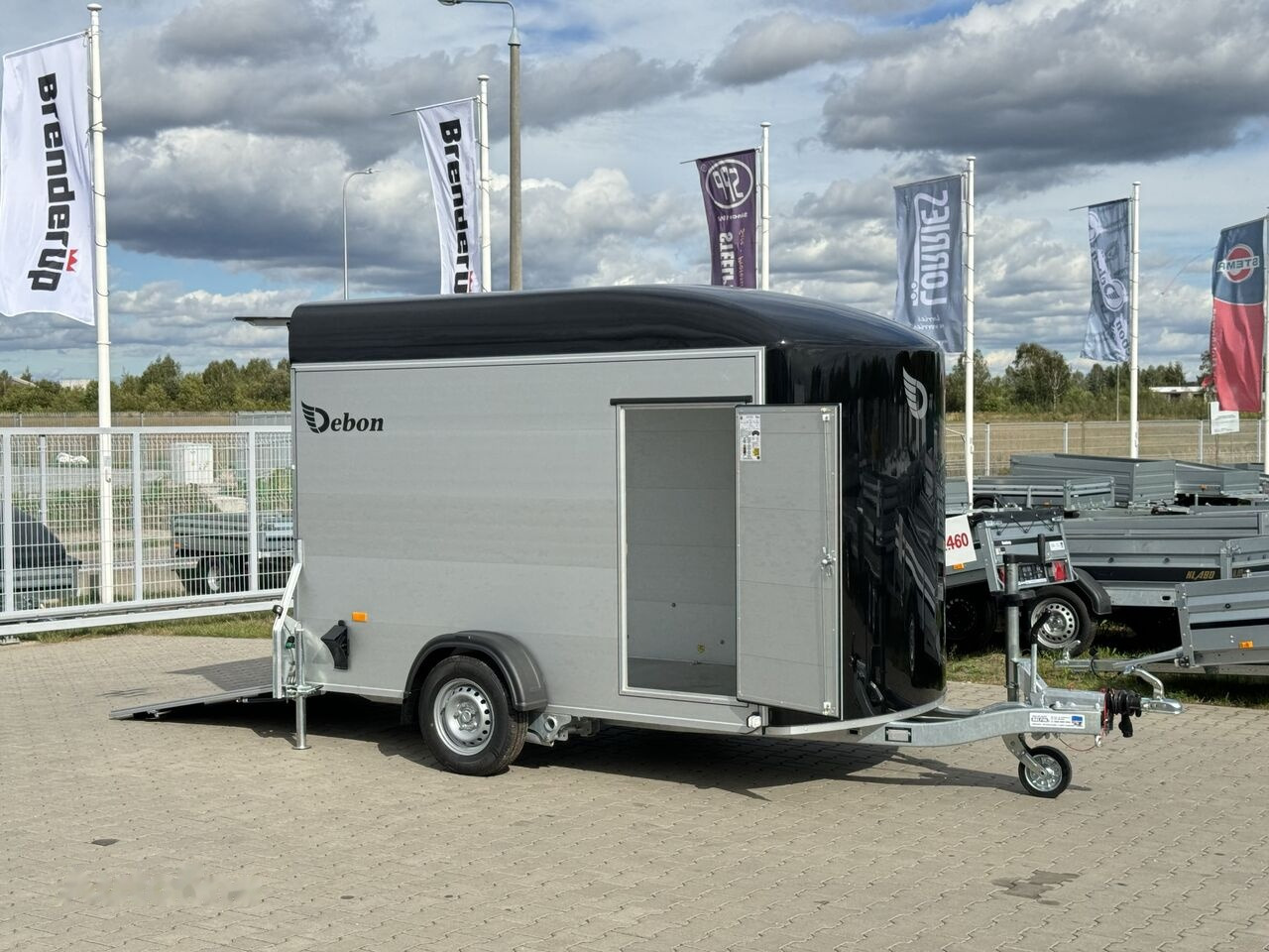 Debon C400 ALU + drzwi przyczepa kontener 313x165 cm 1300 kg DMC - Piekabe slēgtā virsbūve: foto 2 Debon C400 ALU + drzwi przyczepa kontener 313x165 cm 1300 kg DMC - Piekabe slēgtā virsbūve: foto 2