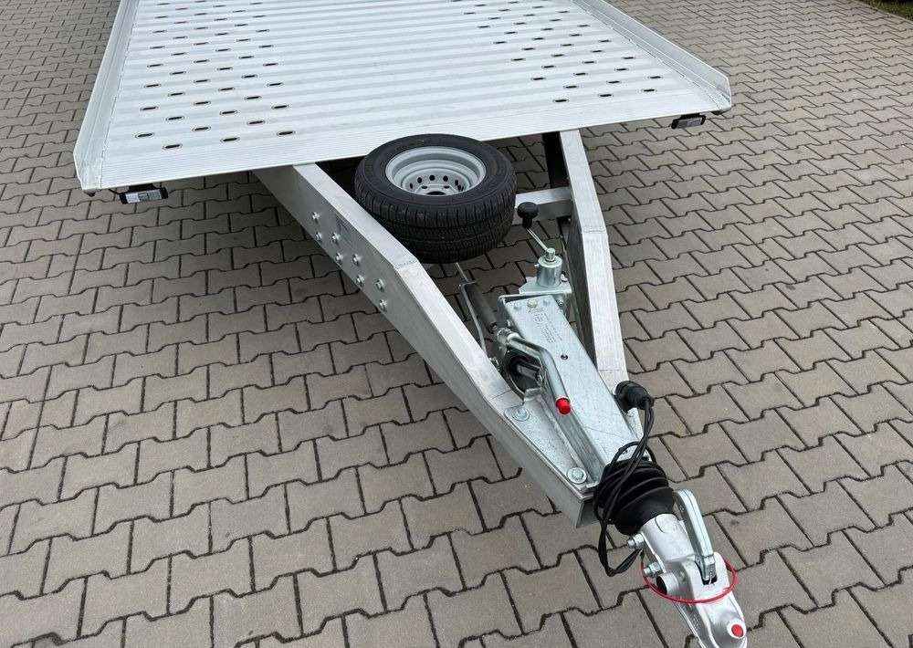 GROMEX laweta aluminiowa | 850x210cm | DMC 3500kg | platforma na 2 auta | 3 osie AL-KO | OŚWIETLENIE LED - Piekabe autovedējs: foto 5 GROMEX laweta aluminiowa | 850x210cm | DMC 3500kg | platforma na 2 auta | 3 osie AL-KO | OŚWIETLENIE LED - Piekabe autovedējs: foto 5