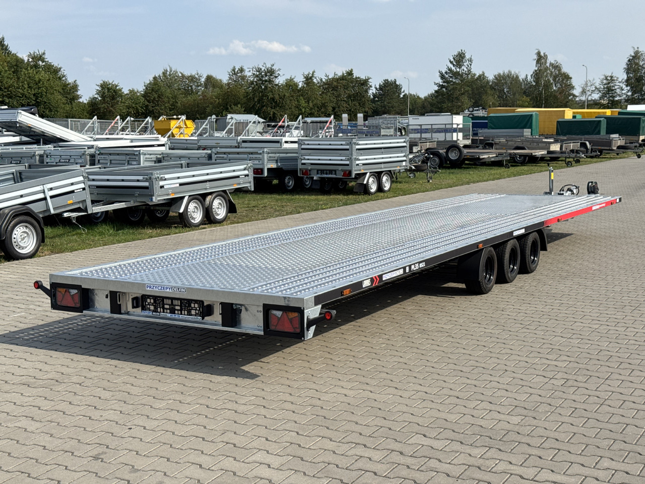 LORRIES PL35-8521 laweta na dwa auta 3500kg wypełnienie podłogi ALU 3 osie - Piekabe autovedējs: foto 4 LORRIES PL35-8521 laweta na dwa auta 3500kg wypełnienie podłogi ALU 3 osie - Piekabe autovedējs: foto 4